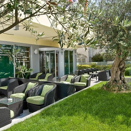 Ferretti Family Hotel Madison - Cattolica Kültér fotó