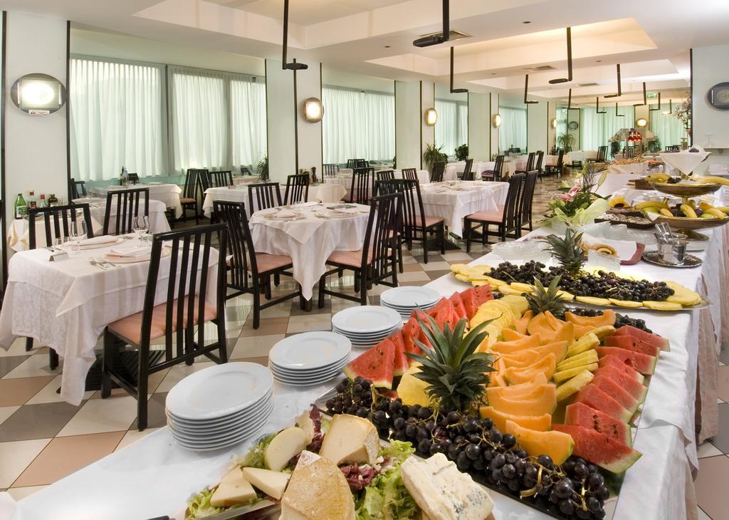 Ferretti Family Hotel Madison - Cattolica Étterem fotó