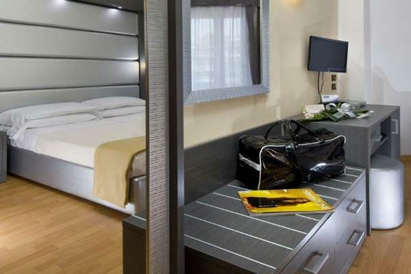 Ferretti Family Hotel Madison - Cattolica Kültér fotó